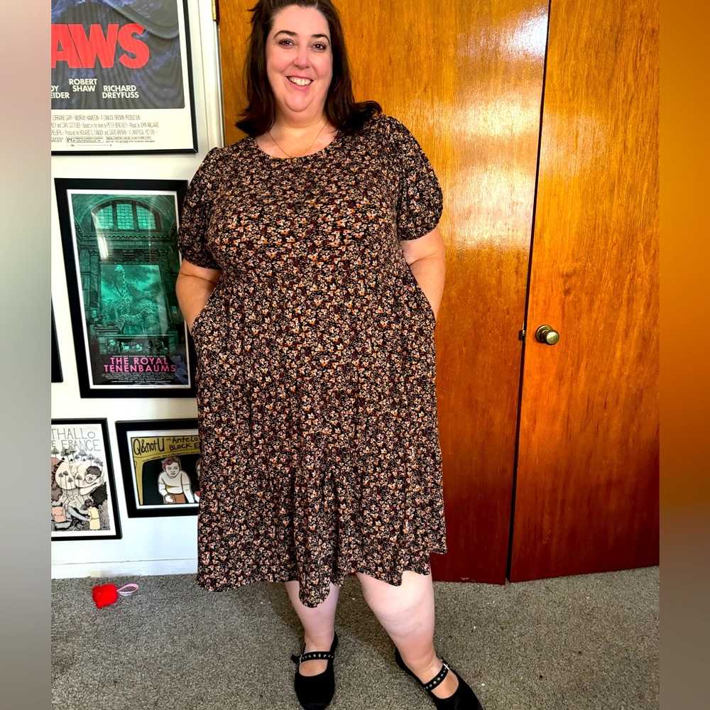 Ava & Viv 2X, 2, 22W tiered floral puff sleeve knee length stretchy dress.